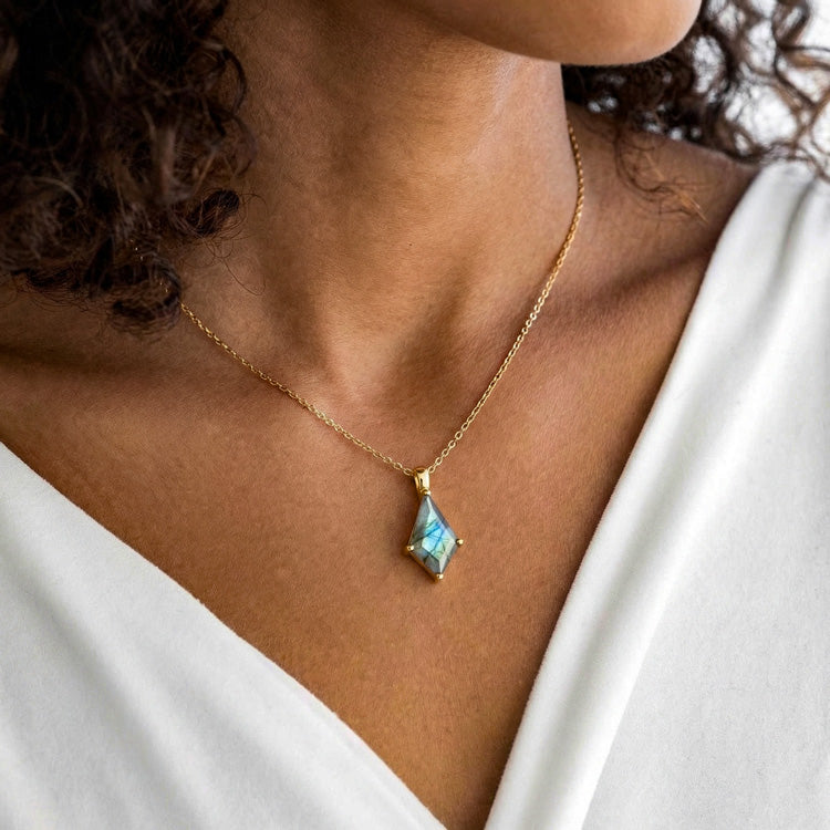 Labradorite Necklace - Kite