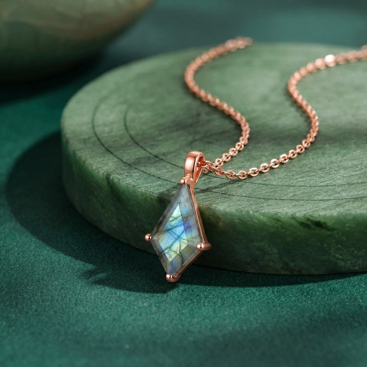 Labradorite Necklace - Kite