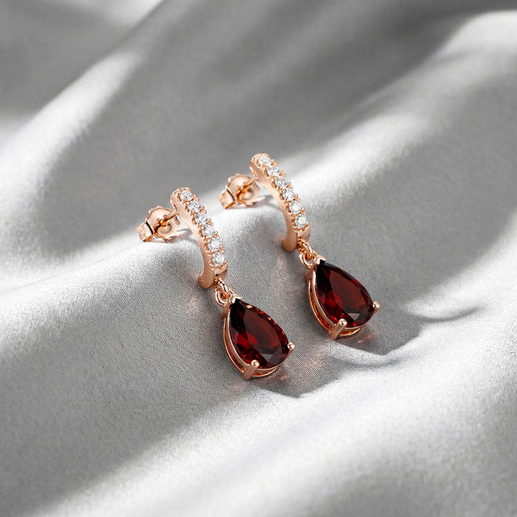 Garnet Dorp Earrings - Teardrops