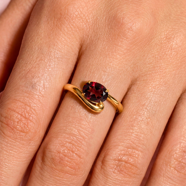 Twisted Statement Ring - Garnet