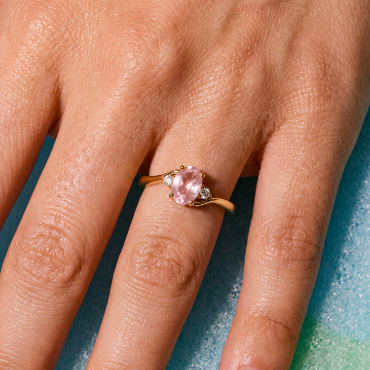 Oval Rose Quartz Twist Band Ring