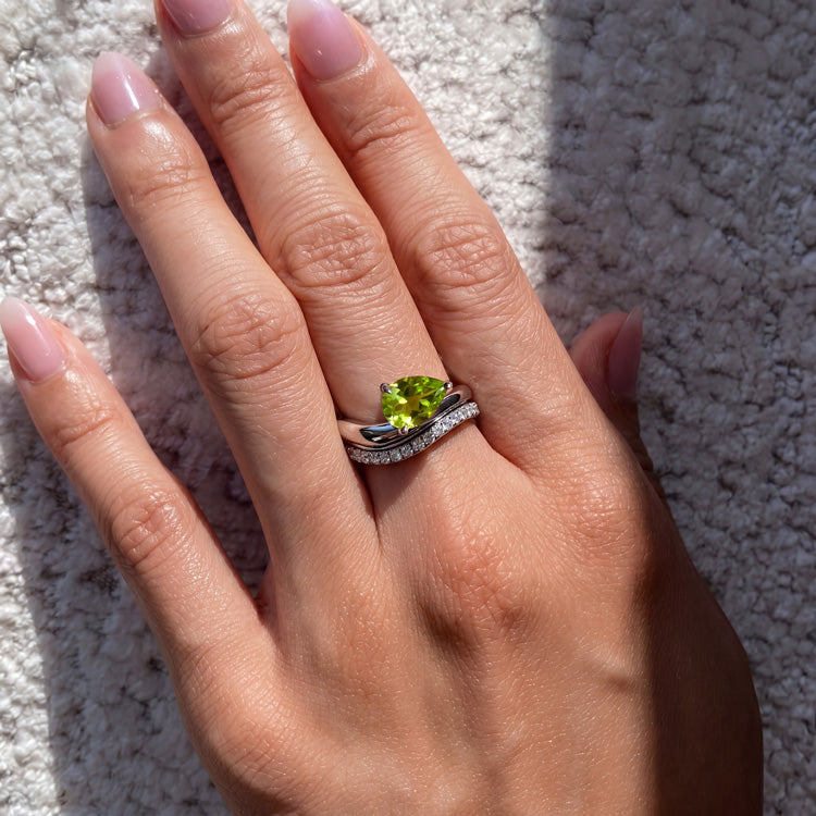 Streamlined Peridot Double Ring Set