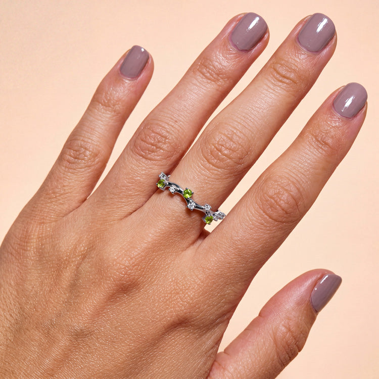 Intertwined Starlight Peridot Ring