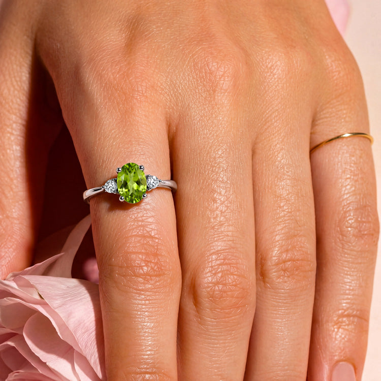 Peridot Simple Oval Ring