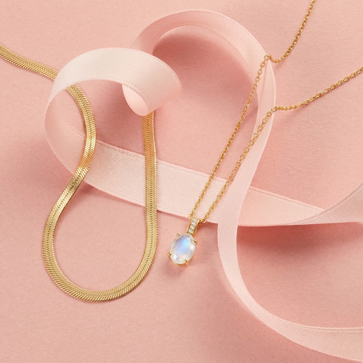 Snake chain & Oval Moonstone Necklace