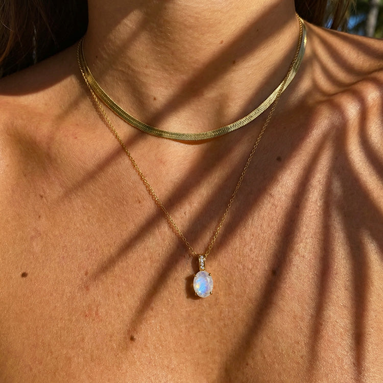 Snake chain & Oval Moonstone Necklace